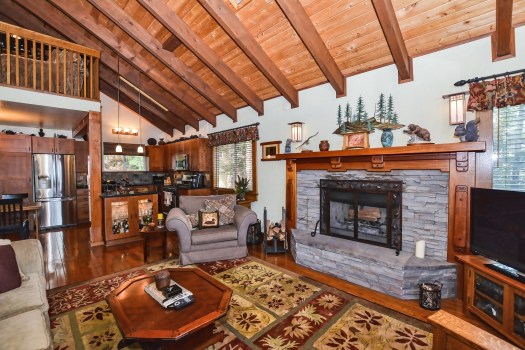 004_Main Living Area